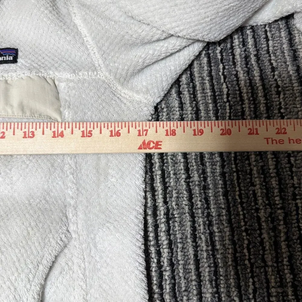 Patagonia Jacket Women Small White Re-Tool Snap-T Pullover Fleece Spot
